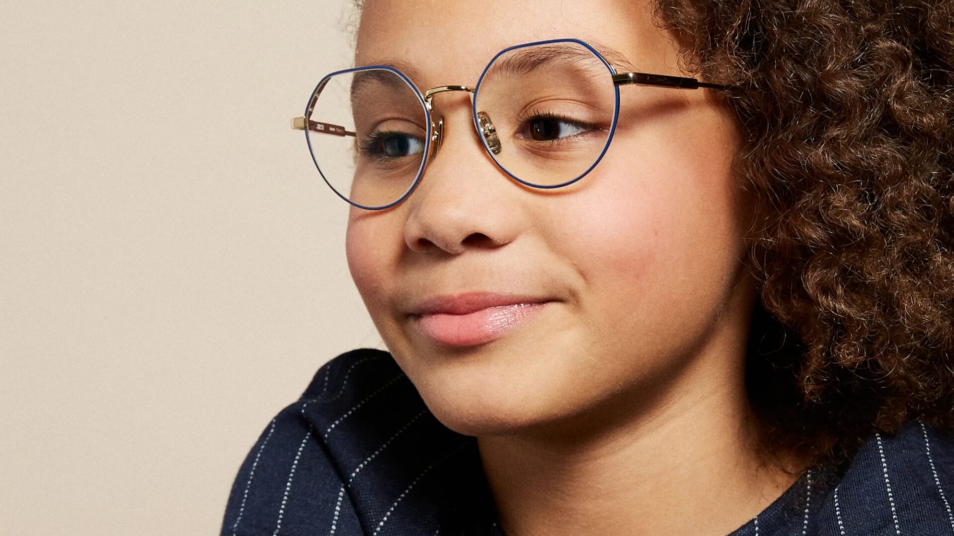 Girl with JR&JR glasses | Code